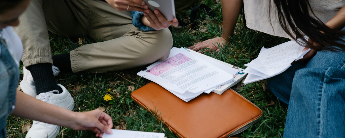 Struggling to stay motivated with language learning? Discover 6 powerful tips to keep going, stay consistent, and enjoy the process—even on tough days.