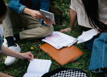 Struggling to stay motivated with language learning? Discover 6 powerful tips to keep going, stay consistent, and enjoy the process—even on tough days.