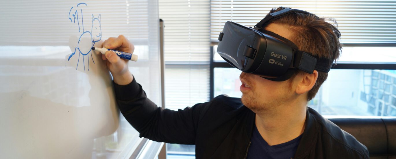 Discover the top 10 language learning trends 2025: AI tutors, immersive tech, microlearning, and more. Stay ahead of the curve and improve your language skills fast.