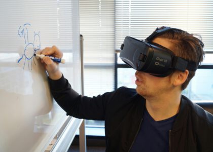 Discover the top 10 language learning trends 2025: AI tutors, immersive tech, microlearning, and more. Stay ahead of the curve and improve your language skills fast.