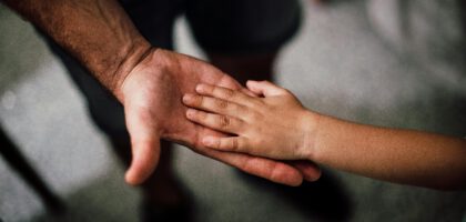 Complete guide to language learning for kids and raising bilingual children.