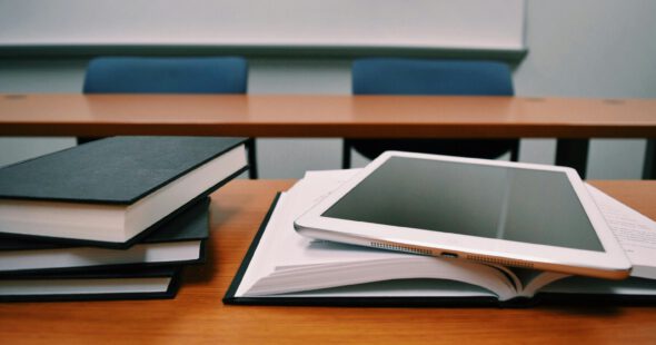 Language Learning Mistakes That Keep You Stuck: 10 Common Traps and How to Escape Them