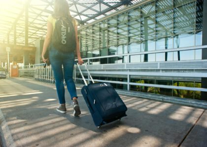 Headed abroad? Use this 30-day plan to build real-life speaking confidence fast. Daily routines, must-know phrases, and campus/admin scenarios, plus how to use abblino for your study abroad language prep.