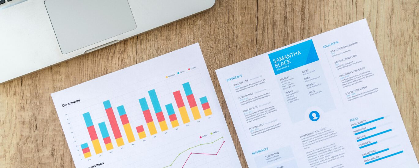 A job interview in a foreign language is tough, unless you have a plan. Use this student-friendly guide to prepare fast with frameworks, sample answers, and abblino role‑plays for tone, clarity, and confidence.