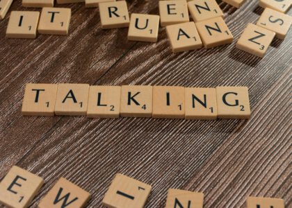 Small talk doesn't have to be awkward. Learn a simple, practical system to master small talk in a new language fast, topics, chunk phrases, and abblino prompts for confident, natural conversations.