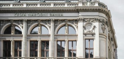 New country, new bank? Use this expat banking guide to book appointments, bring the right documents, understand fees, and set up everyday payments, plus abblino role‑plays and phrase banks so you communicate clearly at the branch or on the phone.