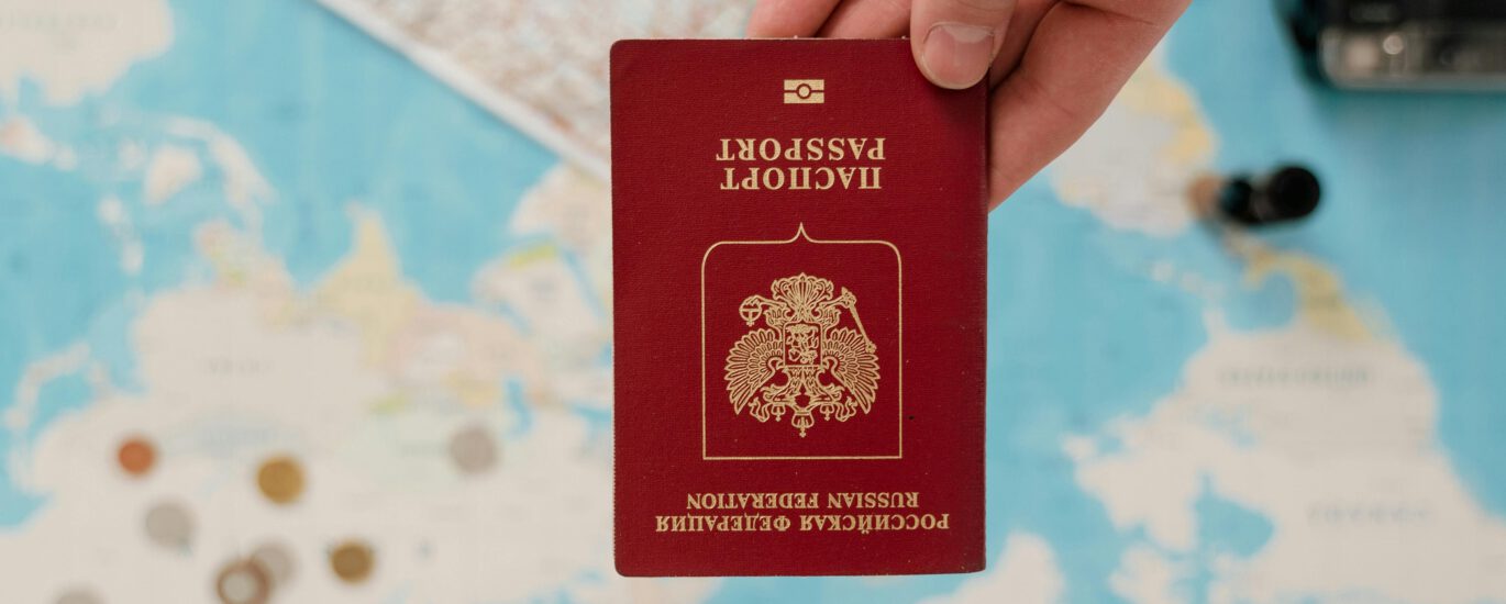 Applying for a residence permit abroad? Use this expat immigration guide: appointments, biometrics, proofs, fees, and follow‑ups,plus abblino role‑plays and phrase banks so your immigration visit is calm and successful.