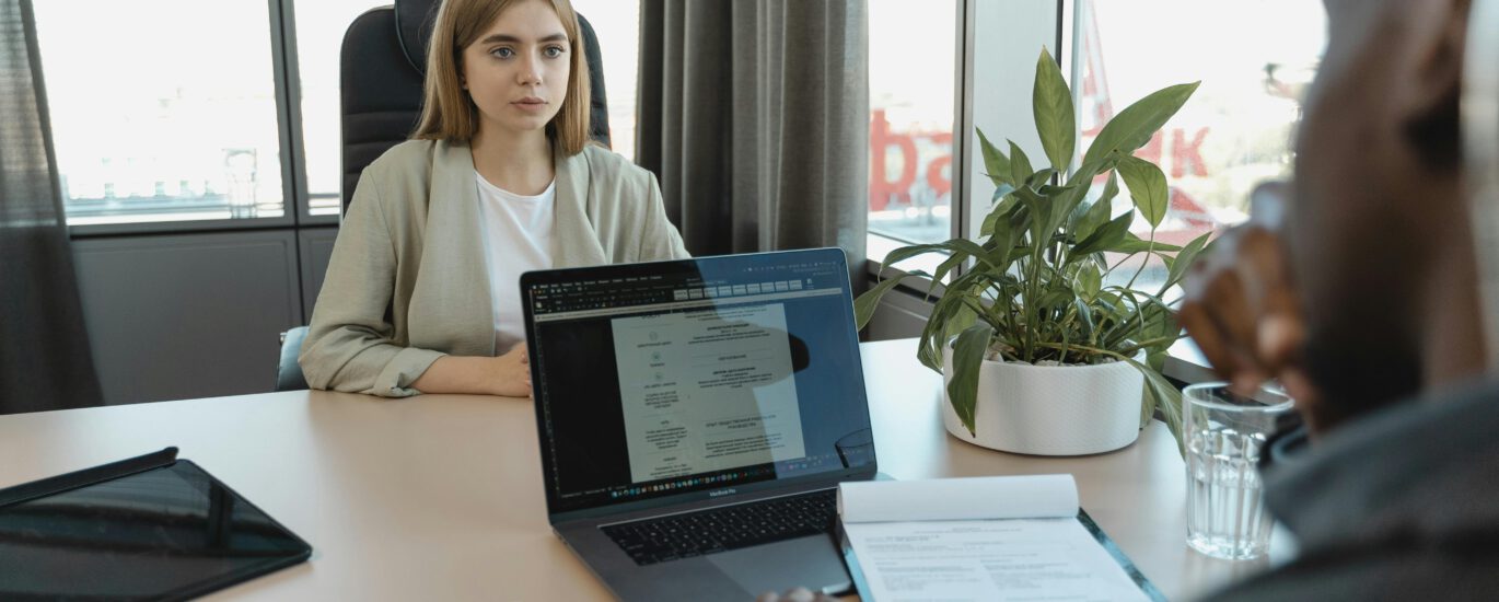 Interviewing in a new country? Use this job interview abroad powerful guide for phone screens, elevator pitch, STAR answers, culture‑fit questions, and polite salary talks, plus abblino role‑plays and templates to sound professional and calm.