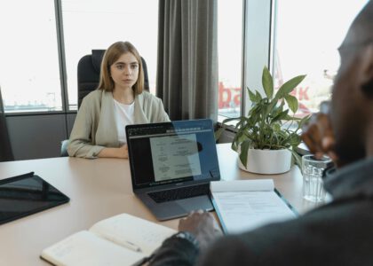 Interviewing in a new country? Use this job interview abroad powerful guide for phone screens, elevator pitch, STAR answers, culture‑fit questions, and polite salary talks, plus abblino role‑plays and templates to sound professional and calm.