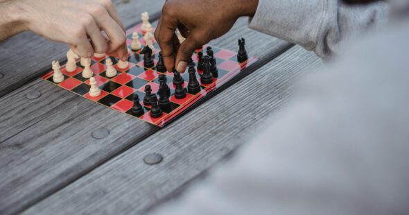 Make Friends Abroad: Meetups, Small Talk, Invitations, and Community Building Powerful Guide 2026