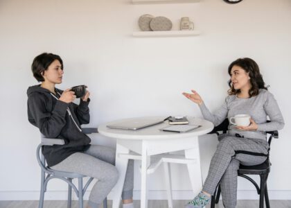 Quick, friendly bites of local etiquette you can practice in 10–15 minutes a day. Short interviews, cultural cue prompts, and abblino role-plays to help you read rooms, adapt tone, and connect with locals. Local Etiquette Micro‑Interviews.